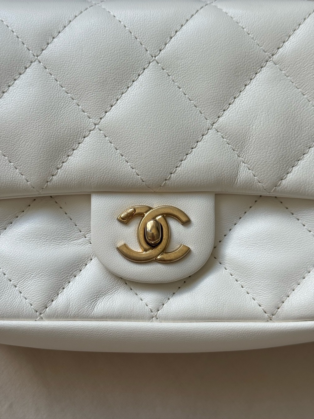 CHANEL Mini Classic Flap Heart Charm Bag with Gold Hardware - Picture 2 of 16